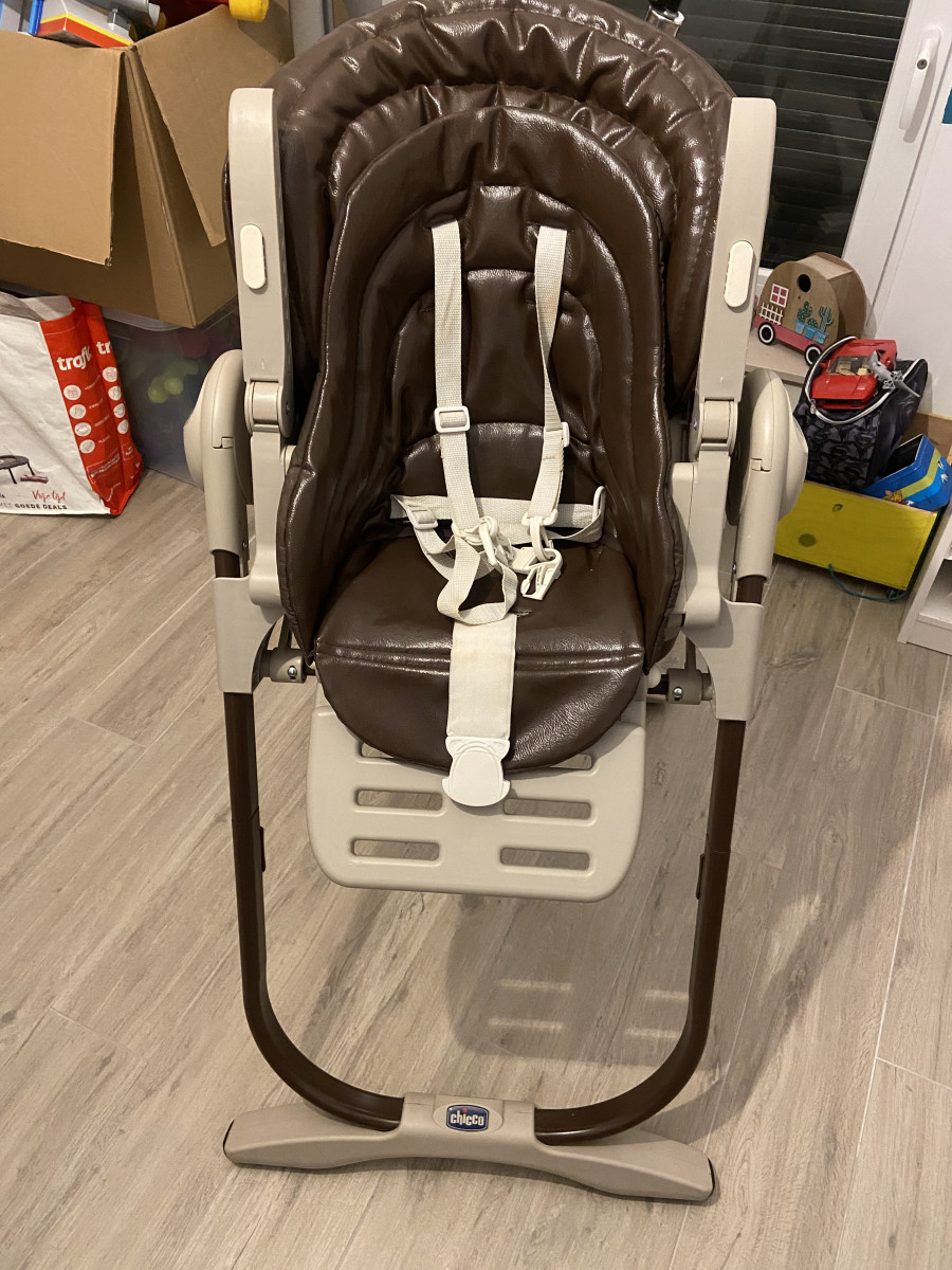 Illustration de Chaise haute chicco 