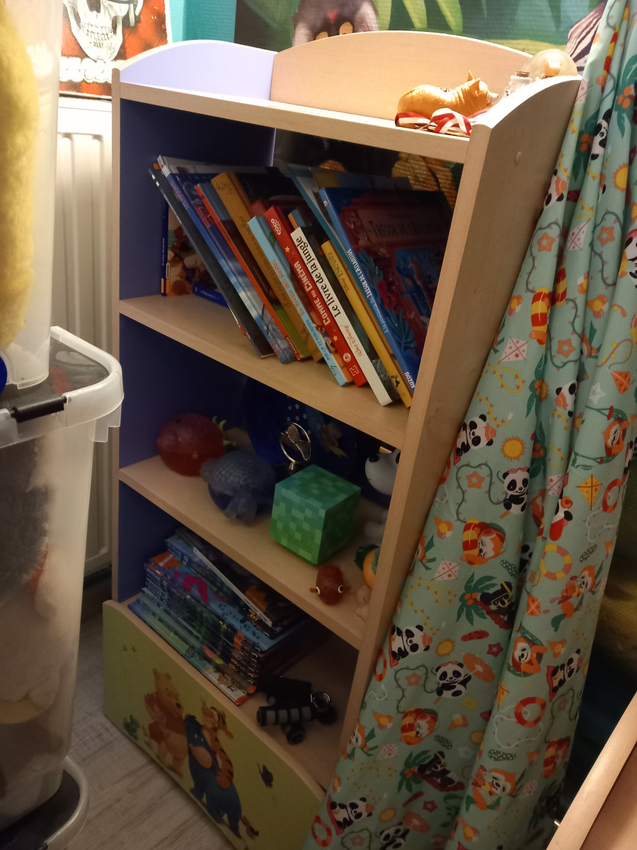 Illustration de VENDUE Chambre enfant Winnie l'ourson VENDUE 