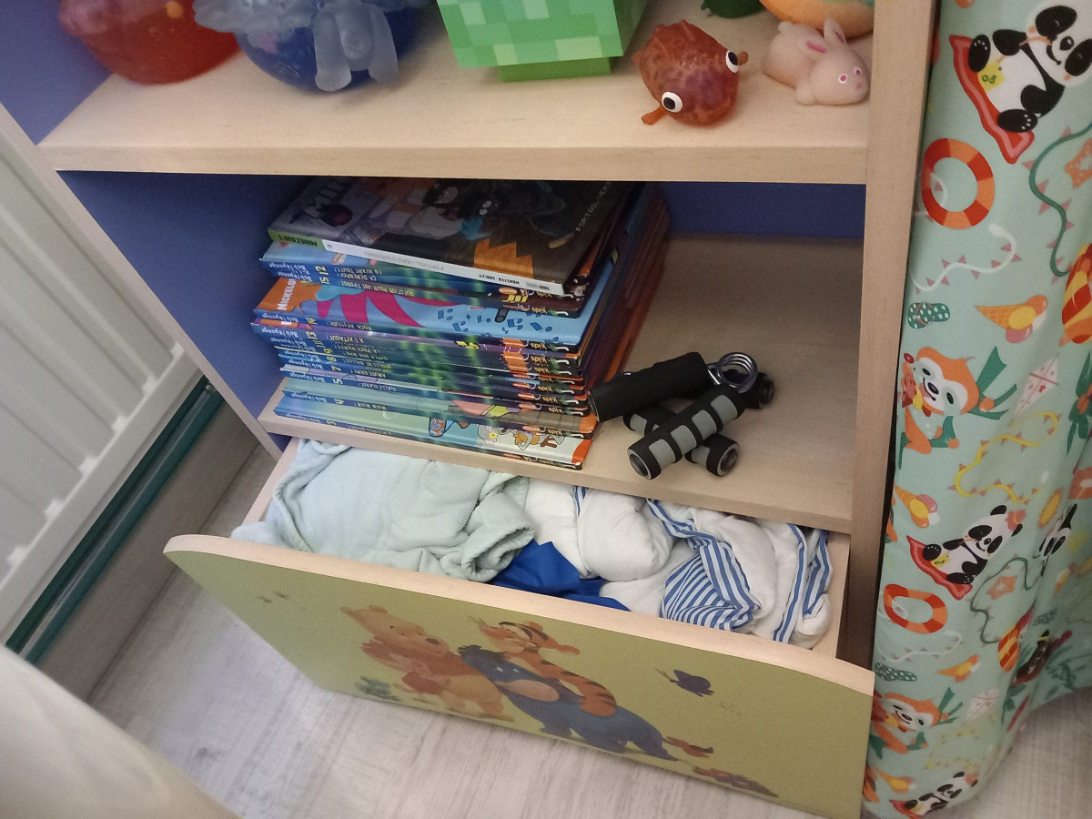 Illustration de VENDUE Chambre enfant Winnie l'ourson VENDUE 