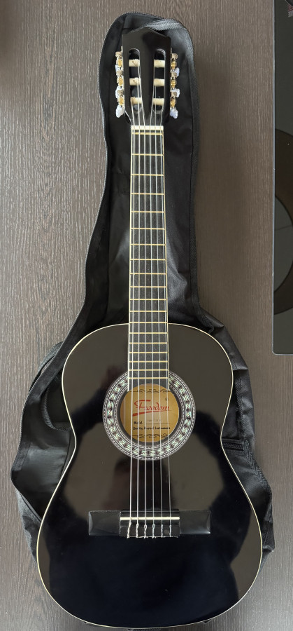 Illustration de Guitare pour enfant 