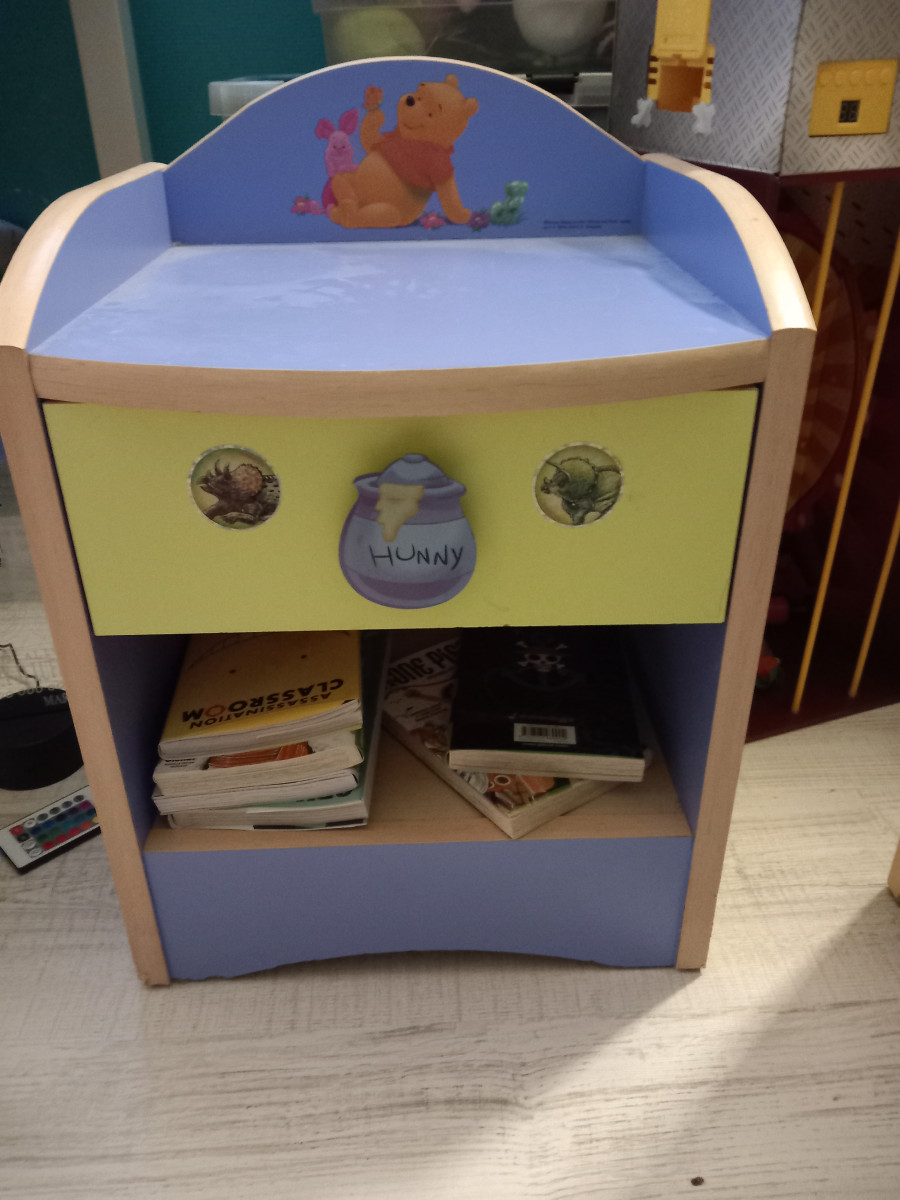 Illustration de VENDUE Chambre enfant Winnie l'ourson VENDUE 