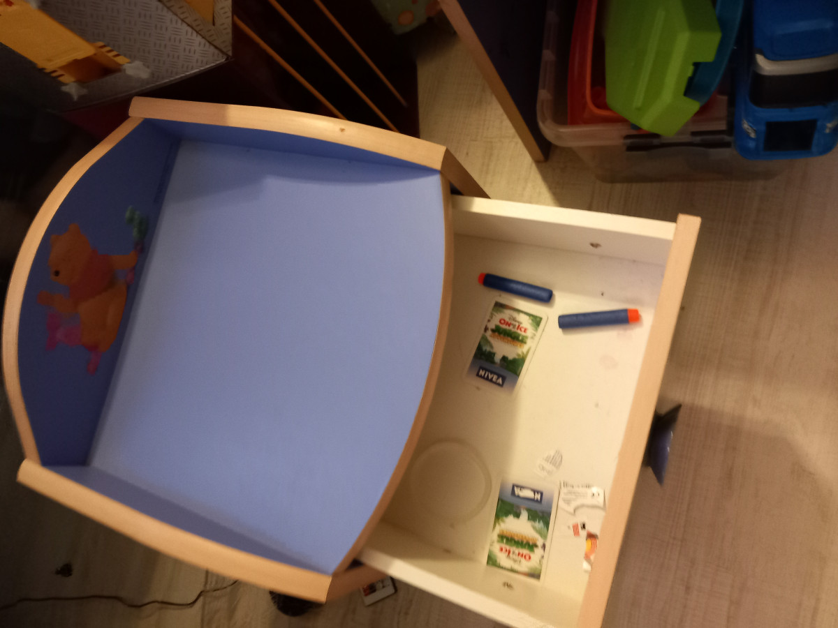 Illustration de VENDUE Chambre enfant Winnie l'ourson VENDUE 