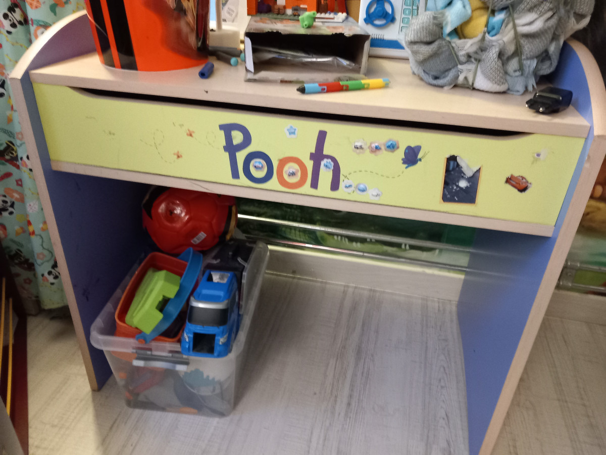 Illustration de VENDUE Chambre enfant Winnie l'ourson VENDUE 